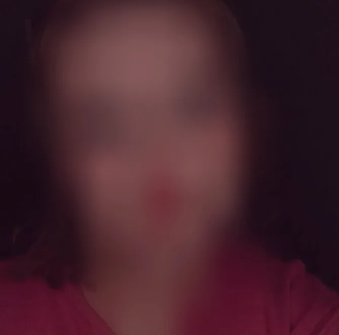 Isabel, 21