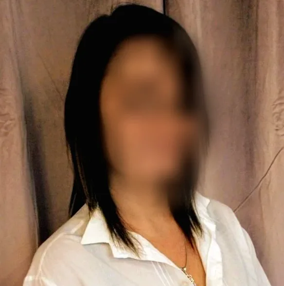 Julia, 32