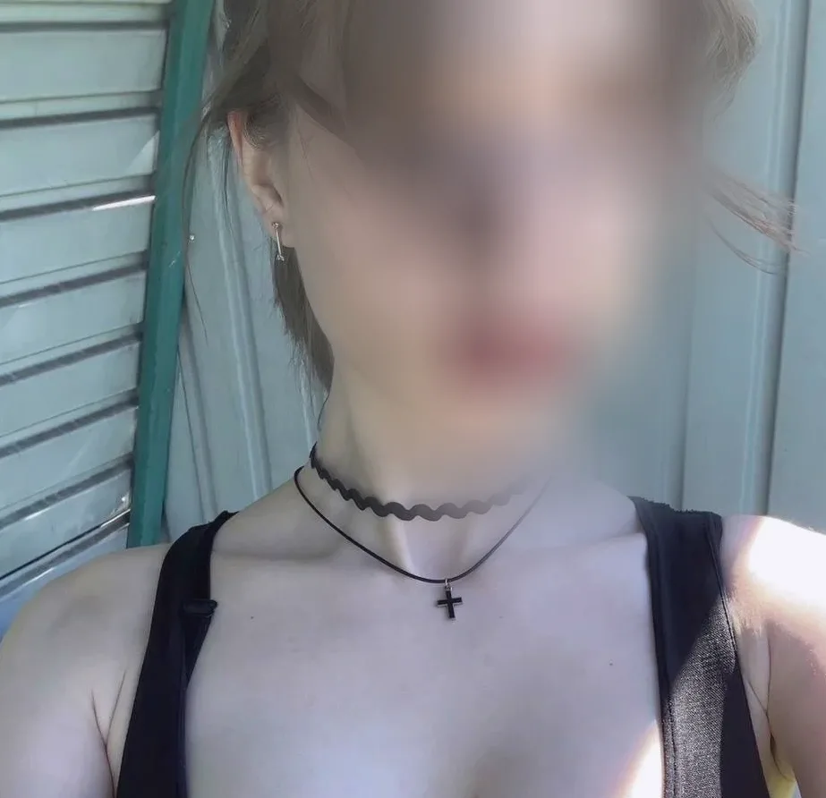 Karin, 21