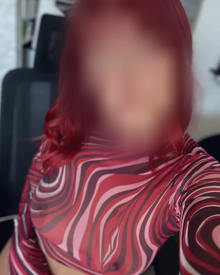 Lauren, 26