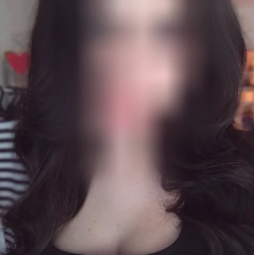 Sara, 21