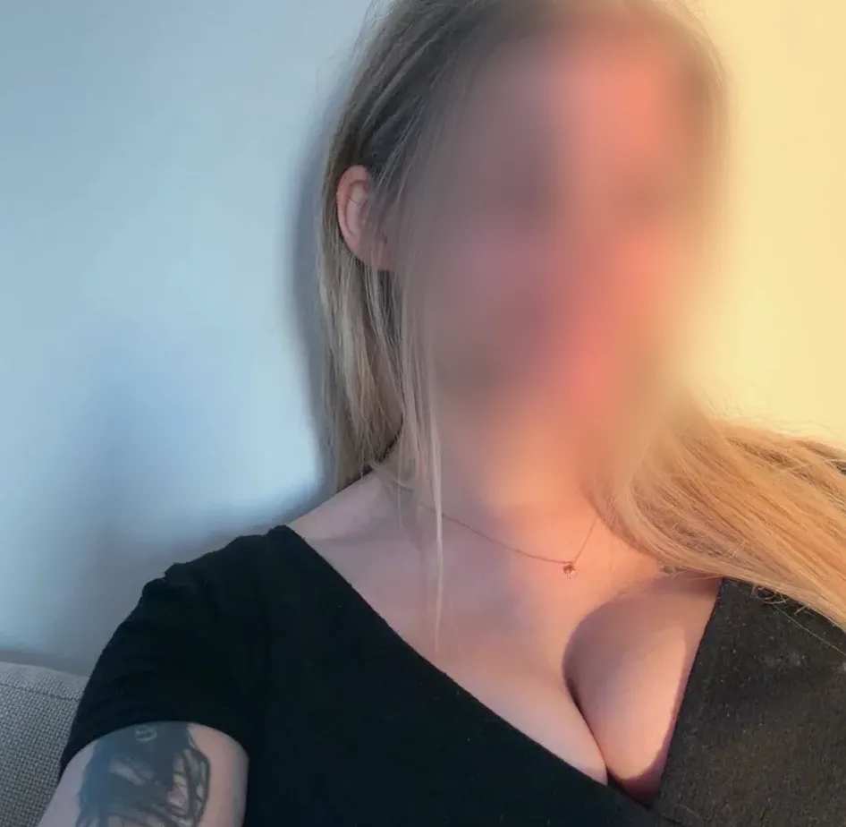 Wendy, 25