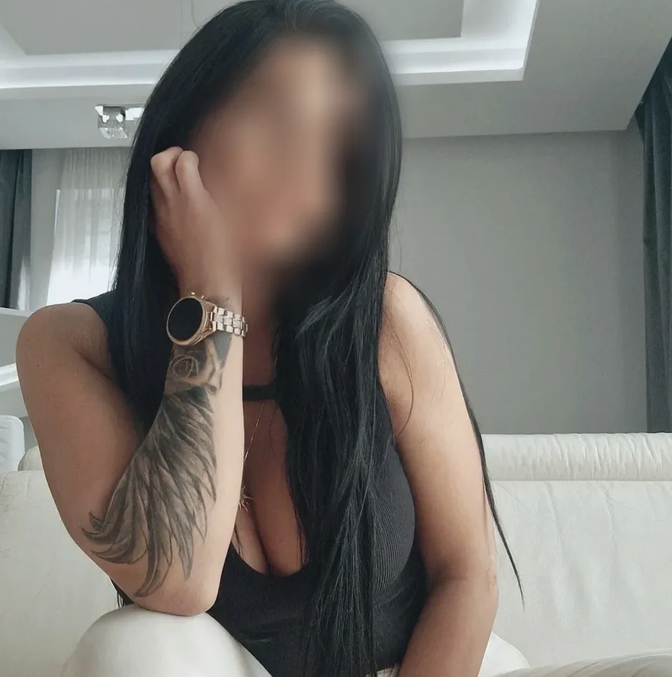 Zeynep, 38
